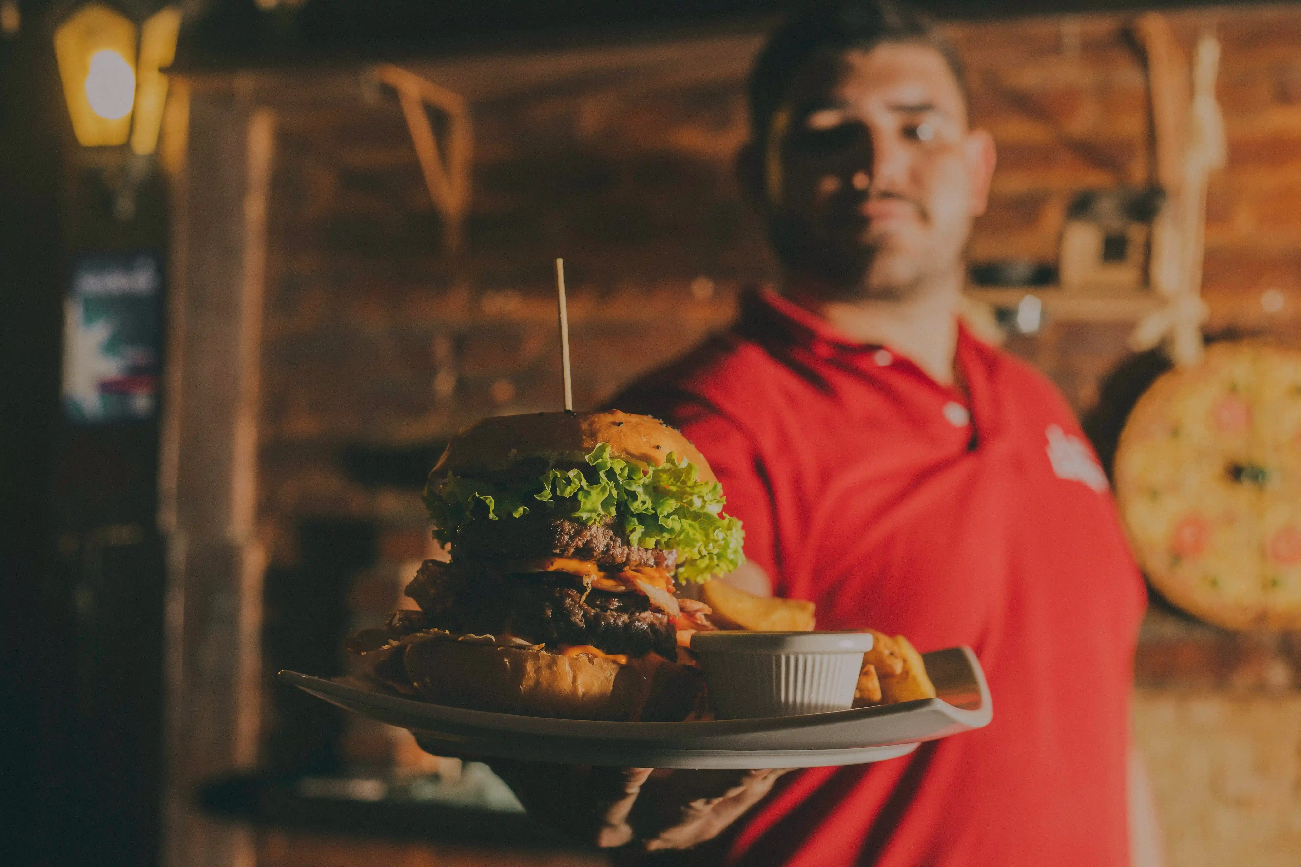 Hamburger di carne la sicurezza alimentare è servita 2